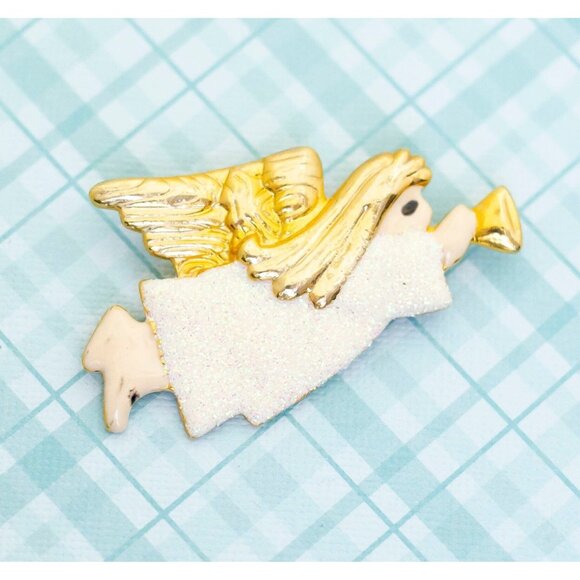 Vintage Trumpet Angel Brooch - L26 - Picture 1 of 2